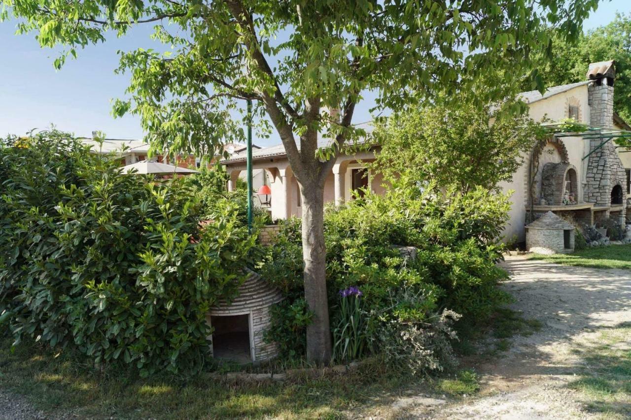 Apartman Eric Appartement Pula Buitenkant foto