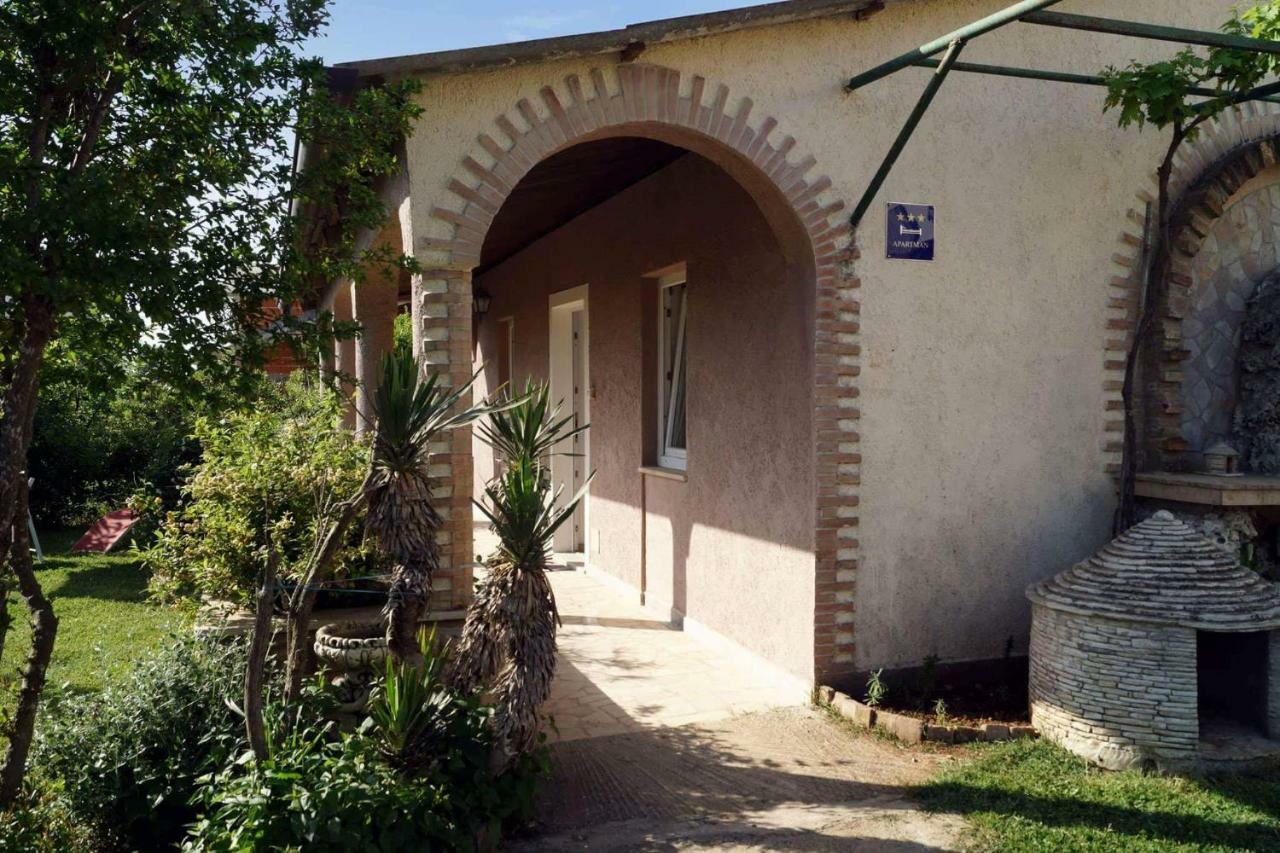 Apartman Eric Appartement Pula Buitenkant foto