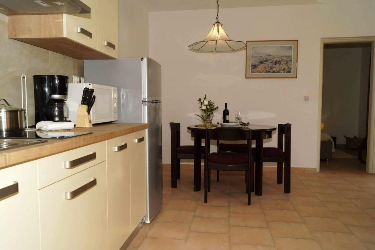 Apartman Eric Appartement Pula Buitenkant foto