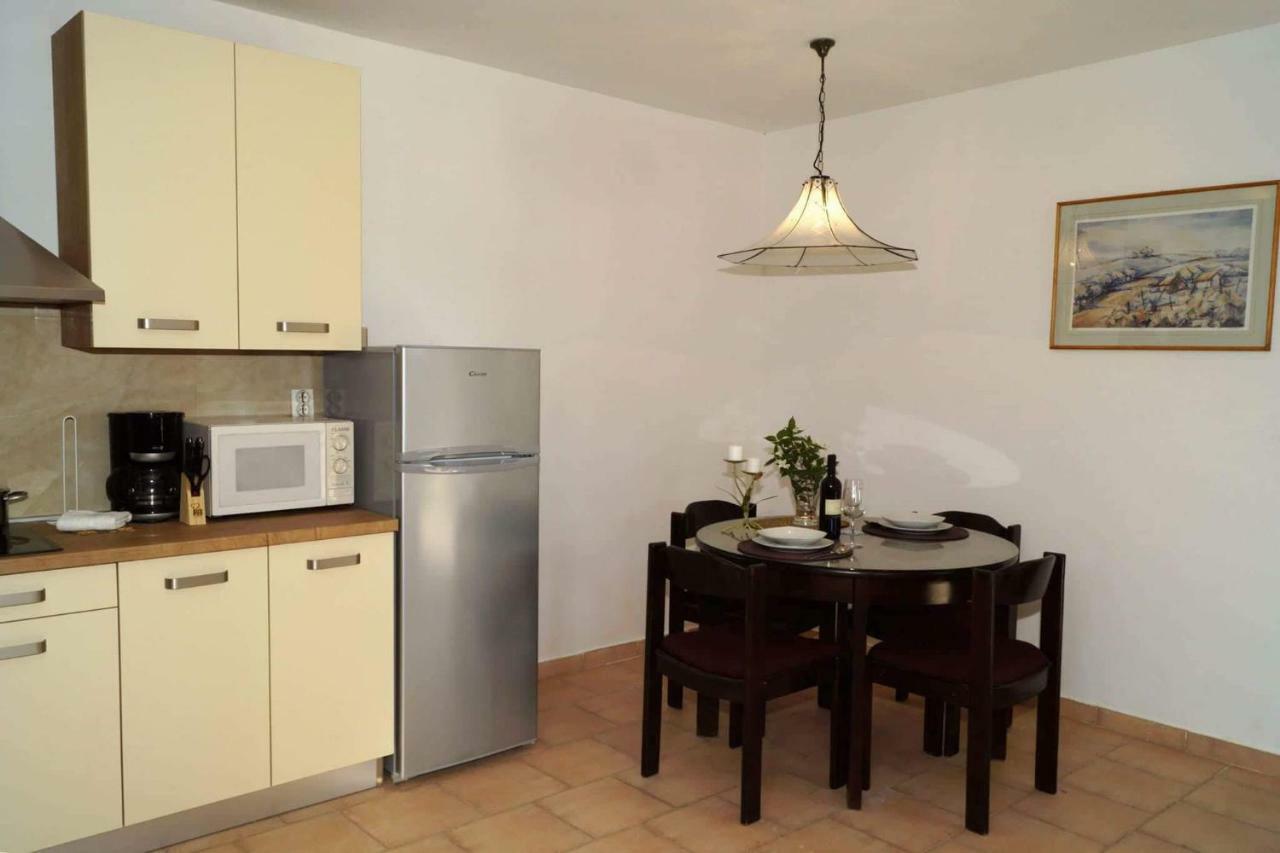 Apartman Eric Appartement Pula Buitenkant foto